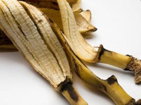 Как приготовить удобрение для комнатных цветов из банановой кожуры