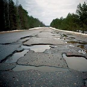 В Украине строят самые дешевые и некачественные дороги