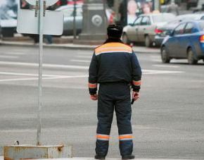 Даїшник відбувся 225 гривнями штрафу за збиту на переході матір з дитиною