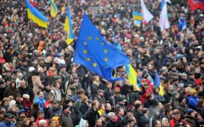 10 обласних держадміністрацій з Києвом захоплені мітингувальниками