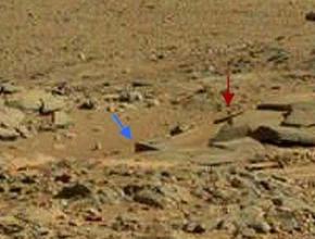 На Марсі виявлений об'єкт, що сильно схожий на могилу з хрестом