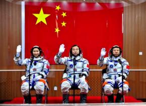 Китайські космонавти будуть харчуватися черв'яками