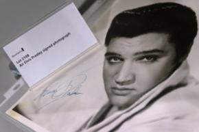 Первый автограф Элвиса Пресли выставят на аукционе