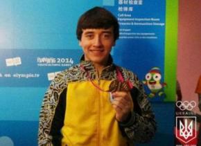 Українець Павло Коростильов встановив світовий рекорд на юнацькій олімпіаді в Китаї