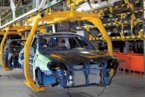 В Україні виробництво легкових автомобілів впало майже в тридцять разів