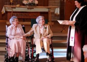 Две американки заключили брак после 72 лет совместной жизни