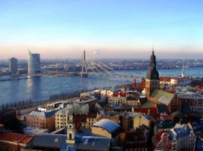 В Латвии приостановят выдачу россиянам видов на жительство