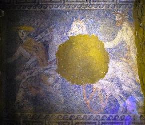 В Греции археологи обнаружили напольную мозаику IV века до нашей эры