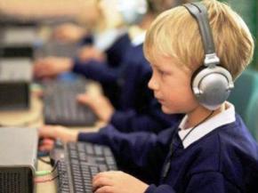 Українські школи безкоштовно отримають китайські комп'ютери