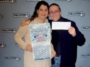 Американец, вынужденный купить лотерейные билеты, чтобы разменять купюру, выиграл 10 миллионов долларов