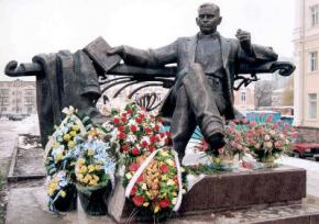 110 лет назад родился Улас Самчук