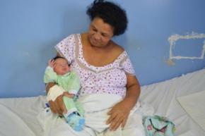 Бразильянка родила 21-го по счету ребенка