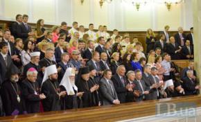 Представники УПЦ (МП) не встали у Раді під час зачитування імен бійців АТО - героїв України